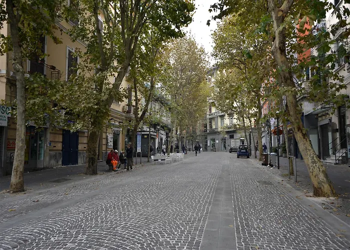 La Piazza Al Vomero
